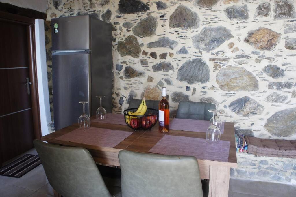 AmigdhalokeFálion Alegria Stone Houseヴィラ エクステリア 写真